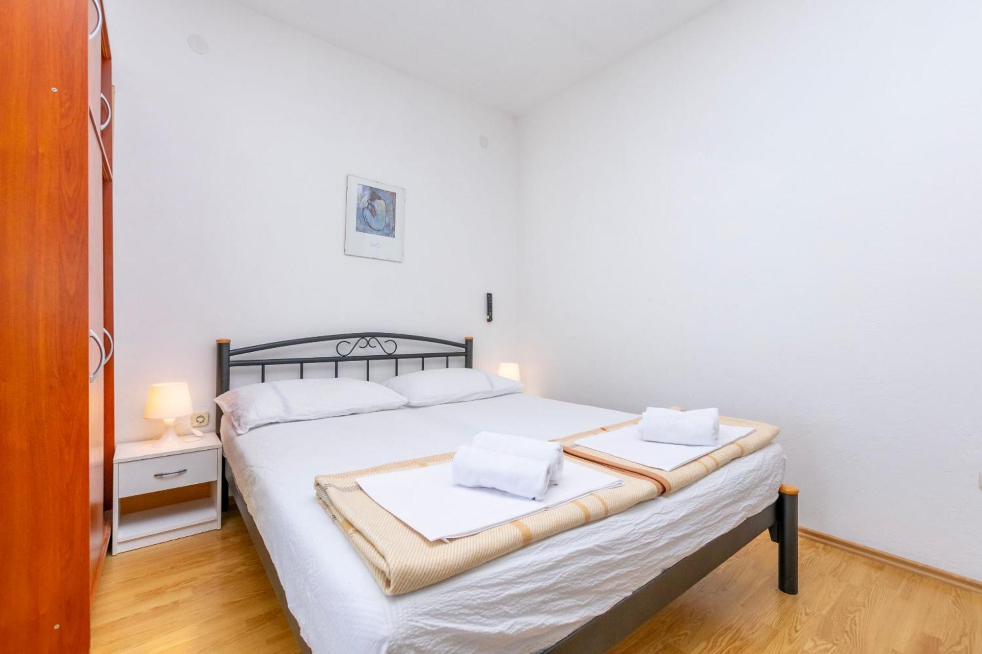 Apartments Ivo - Sea View; Pisak Buitenkant foto